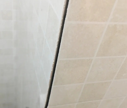揭东瓷砖空鼓维修公司分享阳台瓷砖脱落的修复过程可以分为以下几个步骤